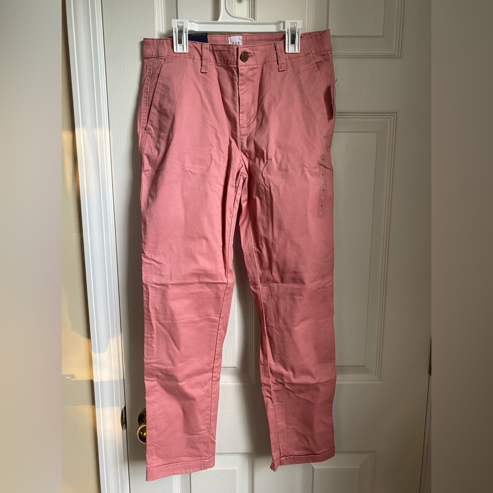 Gap girlfriend khaki - NWT